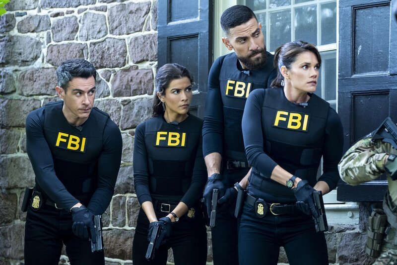 (v.l.n.r.) FBI SA Stuart Scola (John Boyd); FBI SA Sydney Ortiz (Lisette Olivera); Special Agent Omar Adom ‚OA‘ Zidan (Zeeko Zaki); Special Agent Maggie Bell (Missy Peregrym) – Bild: CBS Broadcasting, Inc.