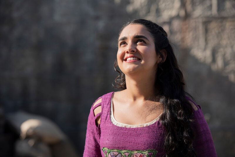 Alexandra Shitshoveler (Geraldine Viswanathan) – Bild: Stanislav Honzík /​ Turner Entertainment Networks, Inc. A WarnerMedia Company