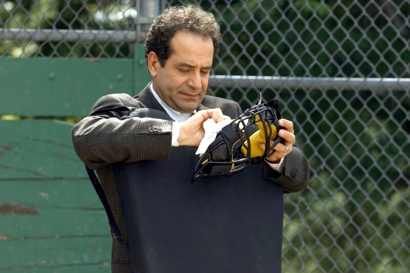 Tony Shalhoub – Bild: ORF/​Universal