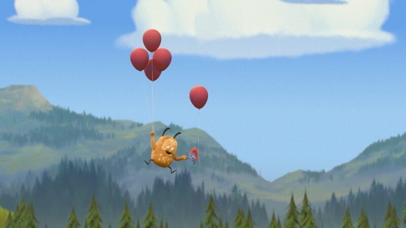 Kiwi verhindert, dass die Wald-Kreatur davonfliegt. – Bild: NDR/​Copenhagen Bombay Rights