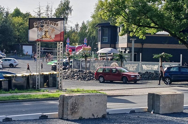 Rechtsextreme Kindertagsfeier im südthüringischen Brattendorf. – Bild: MDR/​Johanna Hemkentokrax