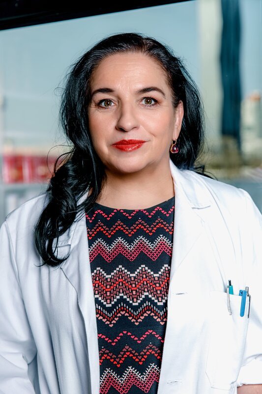 Dr. Franziska Beck (Maria Happel). – Bild: Roman Zach-Kiesling /​ ORF