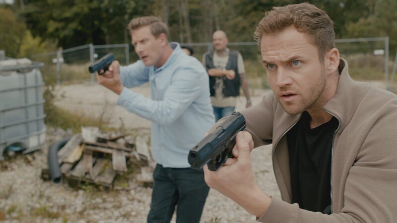 Robert Ritter (l.); Philipp Stehler (r.) – Bild: Dieses Bild darf ausschließlich nach Maßgabe der Allgemeinen Geschäftsbedingungen für die Presselounges der Sender der ProSiebenSat.1 Media SE (AGB) genutzt werden. Die in den AGB festgesetzten Rechteeinschränkungen sind unbedingt  …