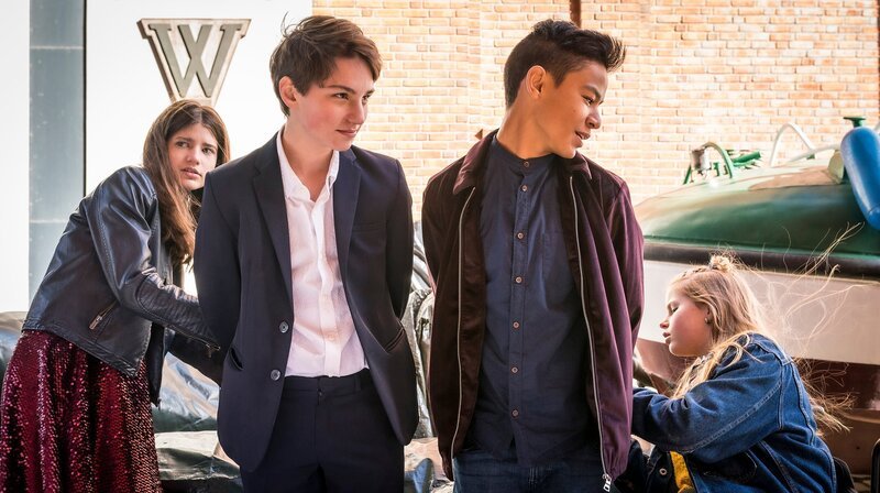 Lou und Pippa befreien ihre Freunde Rafa und Jet – Bild: NDR/​Boris Laewen