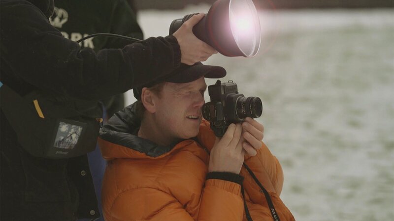 Kulturplatz Fotos für Vogue & Co. – Unterwegs mit einem Starfotografen Der Schweizer Fotograf Lukas Wassmann – Bild: SRF