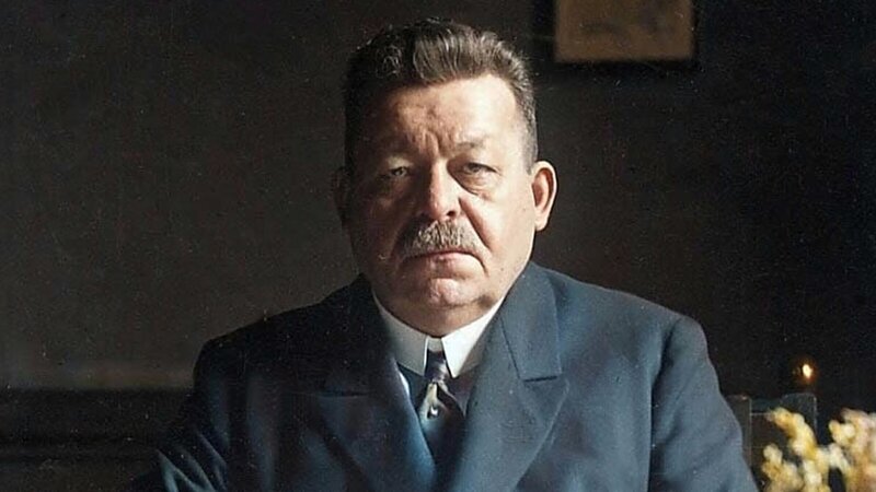 Reichspräsident Friedrich Eberts plötzlicher Tod im Februar 1925 erschüttert das Land. – Bild: ZDF und Bundesarchiv