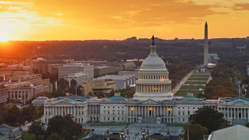 Tech-Milliardäre haben zunehmend Einfluss auf die US-Politik. Von den Verflechtungen profitieren beide Seiten. – Bild: Getty Images /​ ZDF