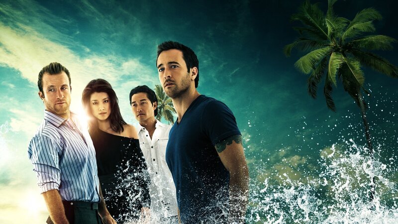 (7. Staffel) – Kämpfen gegen das organisierte Verbrechen auf Hawaii: Steve (Alex O’Loughlin, r.), Danny (Scott Caan, l.), Chin (Daniel Dae Kim, 2.v.r.) und Kono (Grace Park, 2.v.l.) – Bild: 2017 CBS Broadcasting Inc. All Rights Reserved. Lizenzbild frei