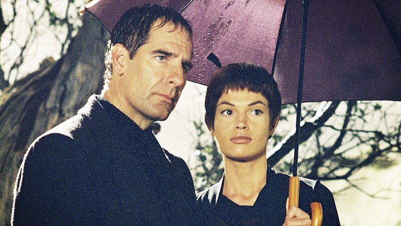 Capt. Jonathan Archer (Scott Bakula) und Sub-Cmdr. T’Pol (Jolene Blalock) – Bild: Tele 5