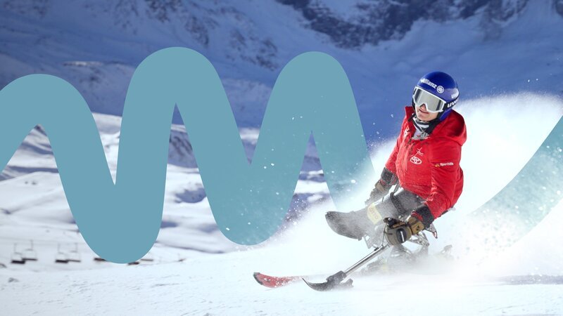 Anna-Lena Forster meint: „In den Bergen, kann ich mich genauso bewegen wie alle anderen.“ – Bild: ZDF und Henrik Diekert/​Andreas Abb