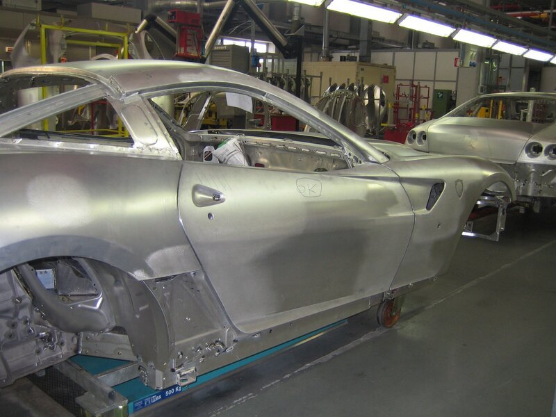 Dokumentation zur Entstehung und Geburt des Ferraris; zeigt seine Erschaffung aus geschmolzenem Metall in einer der fortschrittlichsten Automobilfabriken der Welt. – Bild: National Geographic Channel