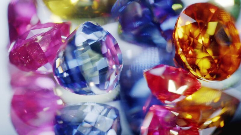 SRF school /​ Die Schätze der Erde – Diamanten und Smaragde /​ Farbige Edelsteine – Bild: SRF/​NOVA production/​Synchronfassung ZDF/​ZDF Enterprises