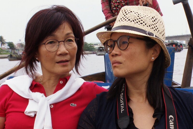 Meine fremde Heimat Staffel 3 Folge 5 – Vietnam: Quynh und Nani auf dem schwimmenden Markt in Can Tho – Bild: SRF