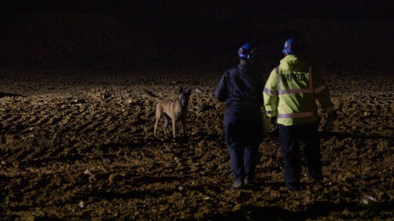 In Mobile wird Kay Atkins vermisst. – Bild: RTL /​ A&E Networks, LLC