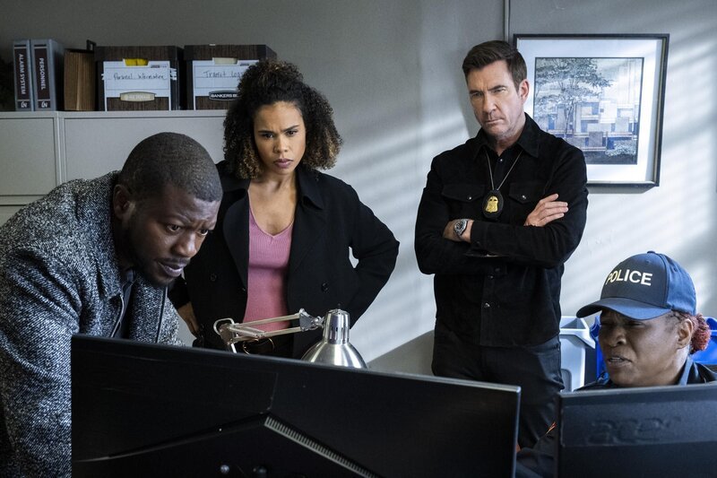 (v.l.n.r.) Ray Cannon (Edwin Hodge); Sheryll Barnes (Roxy Sternberg); Remy Scott (Dylan McDermott) – Bild: CBS Broadcasting, Inc. /​ Mark Schafer