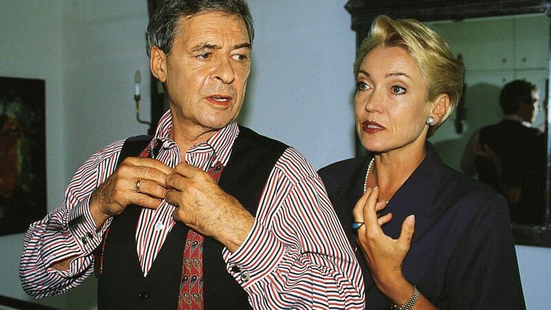 Hat Bauunternehmer Rudolf Kaiser (Ezard Hausmann) so eine reine Weste, wie er vorgibt? Seine Frau (Lisa Riecken) hält jedenfalls zu ihrem Gatten. – Bild: MG RTL D
