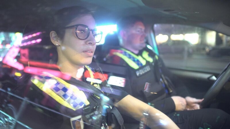 Juli Meyer, Polizeikommissarian – Bild: SAT.1