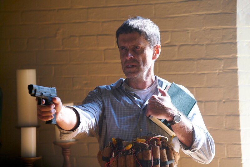 Bernard Clarke (James Downing) – Bild: RTL /​ 2016 Ransom Television Productions Inc., Wildcats Productions and TF1.