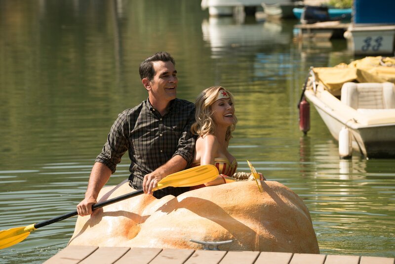 L-R: Phil Dunphy (Ty Burrell) und Claire Dunphy (Julie Bowen) – Bild: Comedy Central