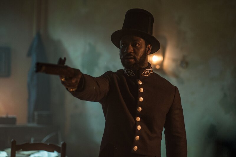 Sergeant Nightingale (Richie Campbell). – Bild: OPTN