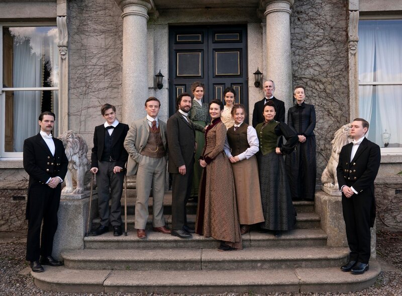 The Hardacre family in Riches – Bild: Channel 5