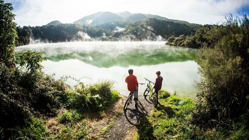 Professionelle Mountainbiker – Bild: Hip Trips