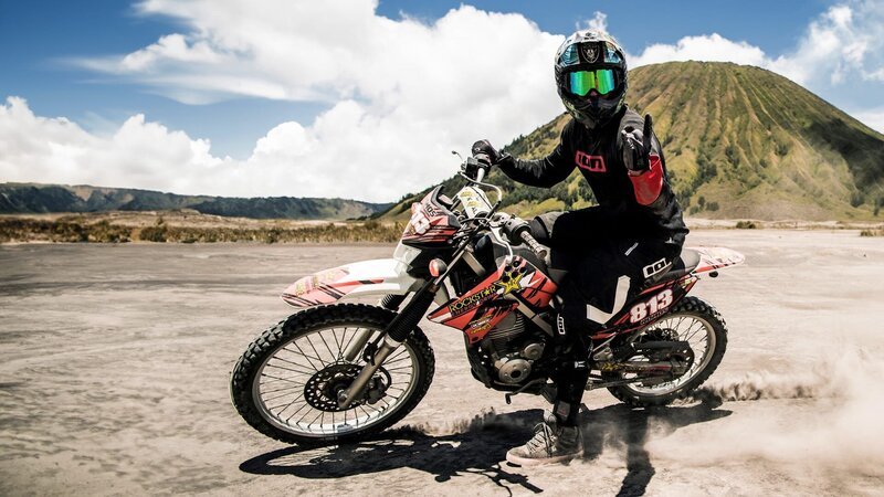 Professioneller Mountainbiker – Bild: Hip Trips