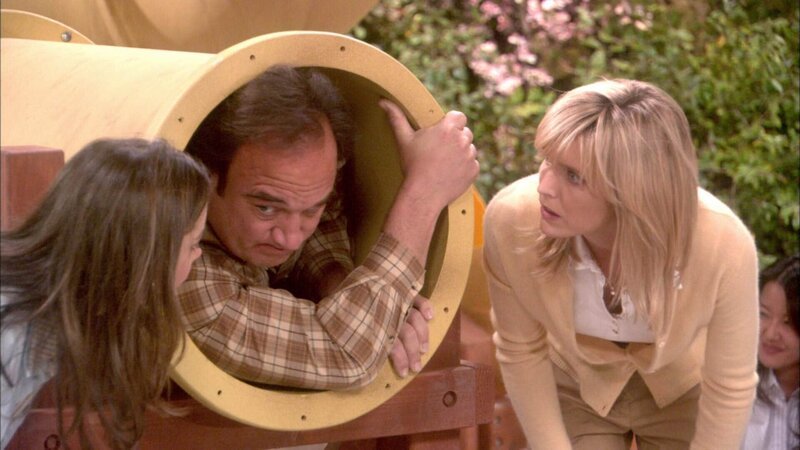 Vorne, v.li.: Dana (Kimberly Williams-Paisley), Jim (Jim Belushi), Cheryl (Courtney Thorne-Smith) – Bild: RTL