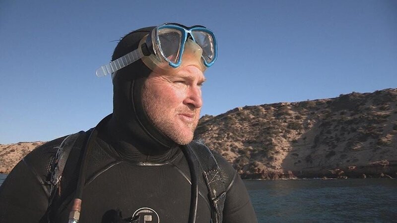 Abalone diver. – Bild: Discovery Channel