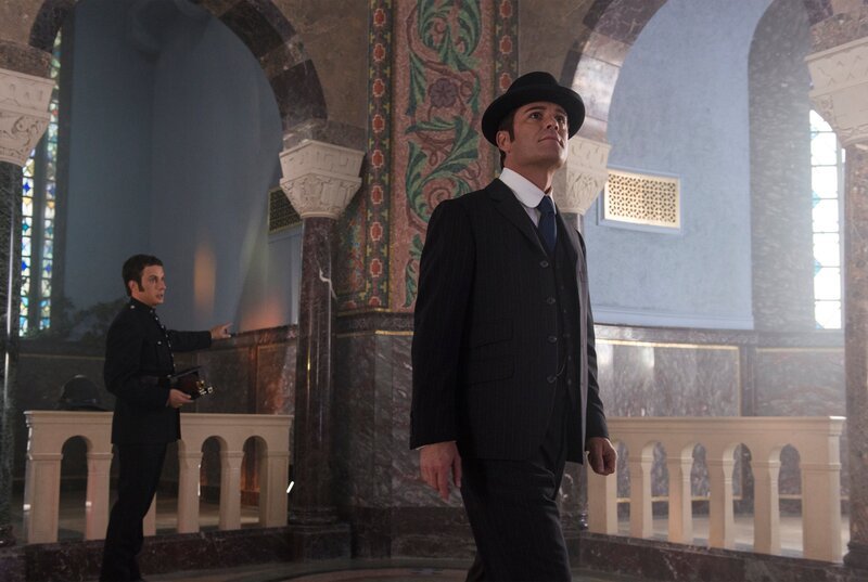 Constable George Crabtree (Jonny Harris, l.), Detective William Murdoch (Yannick Bisson, r.) – Bild: WDR/​Shaftesbury Murdoch VIII Inc