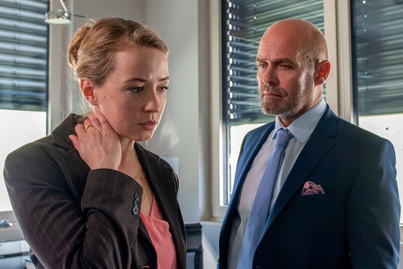 Swintha Gersthofer (Alice Scharnitzer), Michael Rast (Paul Aflinger). – Bild: ORF 1