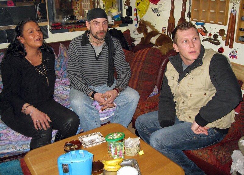 Bianca und Kai mit Trödelprofi Otto (re) – Bild: RTL Zwei