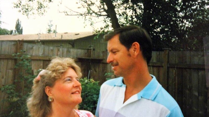 Keiner seiner Familienmitglieder hätte je geahnt, dass Gary Ridgway (r.) 19 Jahre lang in der Umgebung von Seattle für Terror gesorgt hat … – Bild: RTL