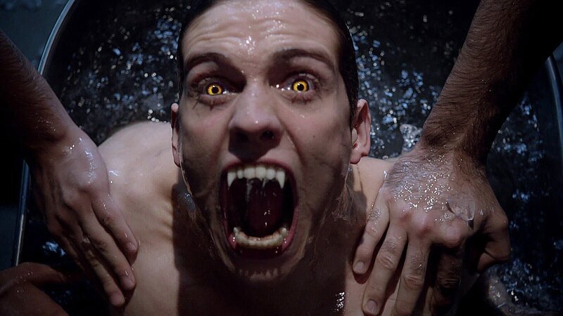 Isaac (Daniel Sharman) versucht seine Erinnerung wiederzuerlangen. – Bild: RTL II