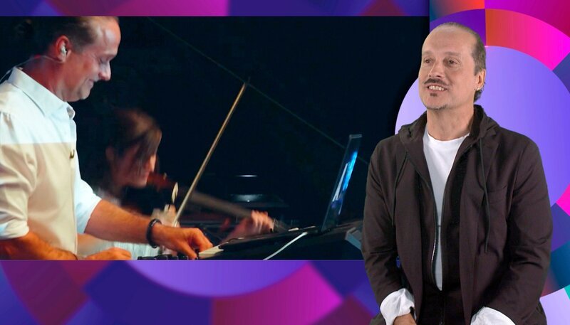 Sie liefern die Beats, schreiben die Hooks, zaubern aus einer Melodie einen Welthit. Und doch kennt sie kaum jemand: Deutschlands erfolgreichste Musikproduzenten! Von der ersten Idee bis zum letzten Ton: Sie geben den Künstler*innen eine Stimme. Und was wären all die berühmten Lieder ohne ohrwurmtaugliche Melodien und ohne eingängige Texte? Genau: nichts! Deshalb geht ohne Komponisten und Textdichter nichts im Musikbusiness. In einer unterhaltsamen Reise durch die Musikwelt rückt diese Sendung genau diese kreativen Köpfe ins Rampenlicht. – Alex Christensen (r), Produzent, DJ – Bild: WDR