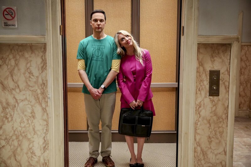 Sheldon Cooper (Jim Parsons, l.); Penny (Kaley Cuoco, r.) – Bild: © 2019 WBEI. All rights reserved. /​ Michael Yarish /​ Michael Yarish