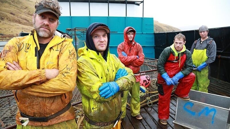 Crew of the Cornelia Marie left to Right Travis Lofland, Jake Jolibois, Scotty Hillstrand, Jason Shaw, Tim Pennington. – Bild: For merchandising, publishing & ancillary products, check talent contract, appearance & property releases.
