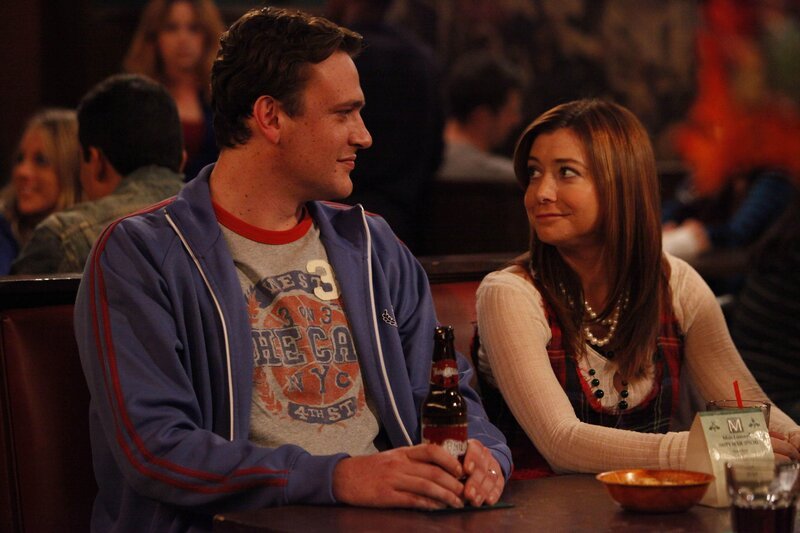 Sind glücklich miteinander: Marshall (Jason Segel, l.) und Lily (Alyson Hannigan, r.) … – Bild: © 20th Century Fox International Television