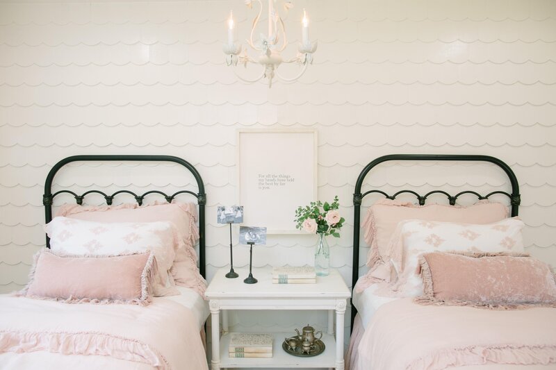 Mit spektakulären Details und ganz viel Liebe verwandeln die Gaines ein heruntergekommenes Haus in einen Traumpalast im Farmhouse-Style. – Bild: HGTV/​Scripps Networks, LLC. /​ Rachel Whyte