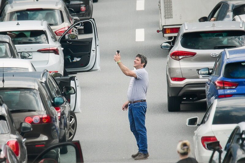 Im Stau
Es geht nichts mehr vor dem Gotthard
SRF/​Alan Sahin – Bild: SRF/​Alan Sahin