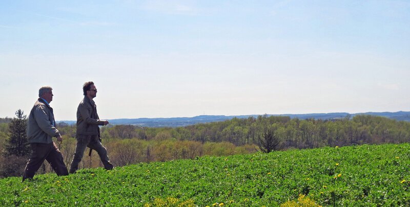 Giorgio A. Tsoukalos (r.) – Bild: aetn /​ THE HISTORY CHANNEL