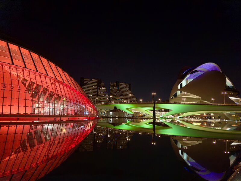 Hemisferic und Museu de les Ciencies in Valencis. – Bild: Sabine Reeh /​ BR