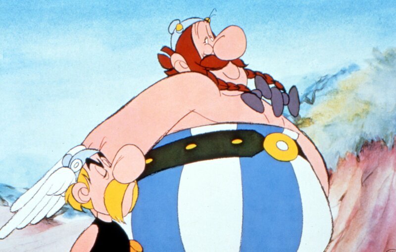 Asterix und Obelix haben es geschafft. Sie haben alle 12 Aufgaben gemeistert und bekommen somit einen Götter-Status. Cäsar muss sich geschlagen geben. – Bild: SUPER RTL