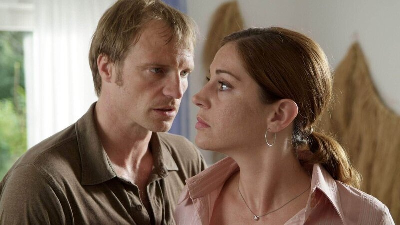 Sabine Kerner (Ulrike Tscharre), die Chefin der Firma Sekur, erfährt erschrocken, dass Frank (Thorsten Nindel) hinter dem Überfall steckt … – Bild: MG RTL D /​ Guido Engels