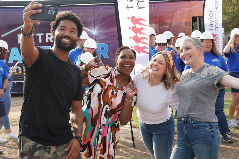 L-R: Wendell Holland, Arianna Bellizaire, Joanna Teplin, Clea Shearer – Bild: Disney