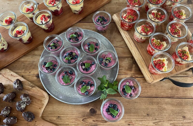 In Ninas Deli gibt es auch leckere vegane Desserts. – Bild: HR/​Tanja Höschele