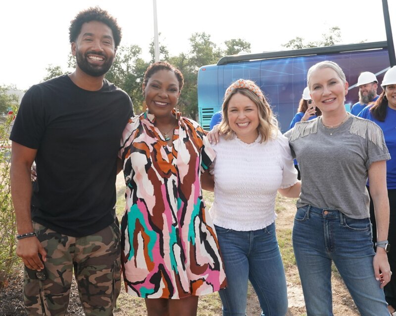 L-R: Wendell Holland, Arianna Bellizaire, Joanna Teplin, Clea Shearer – Bild: Disney