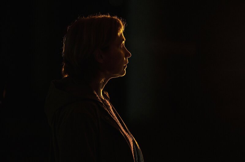 Endlich erhält Marita (Leena Pöysti) einen wesentlichen Hinweis. – Bild: NDR/​Heikki Leis/​Fire Monkey