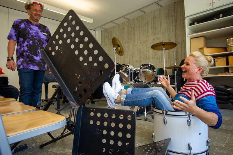 Upps, was ist Singa da passiert? – Bild: BR/​BILD+TEXT Medienproduktion GmbH & Co. KG/​Katharina Brackmann