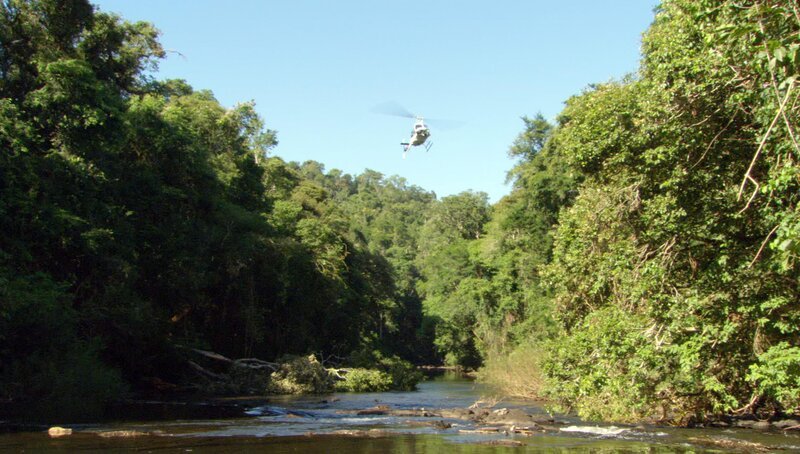 Wissenschaftler und Ranger geben alles, um die letzten noch unberührten Regionen des Iguazú Nationalparks zu schützen. – Bild: ORF/​Christian Baumeister